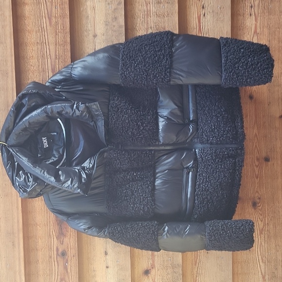 DKNY Sherpa Panel Puffer NWT Black with Hood medium - Picture 1 of 6